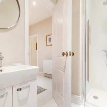 Holiday home Mulgrave House *